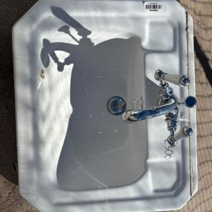 Bathroom sink